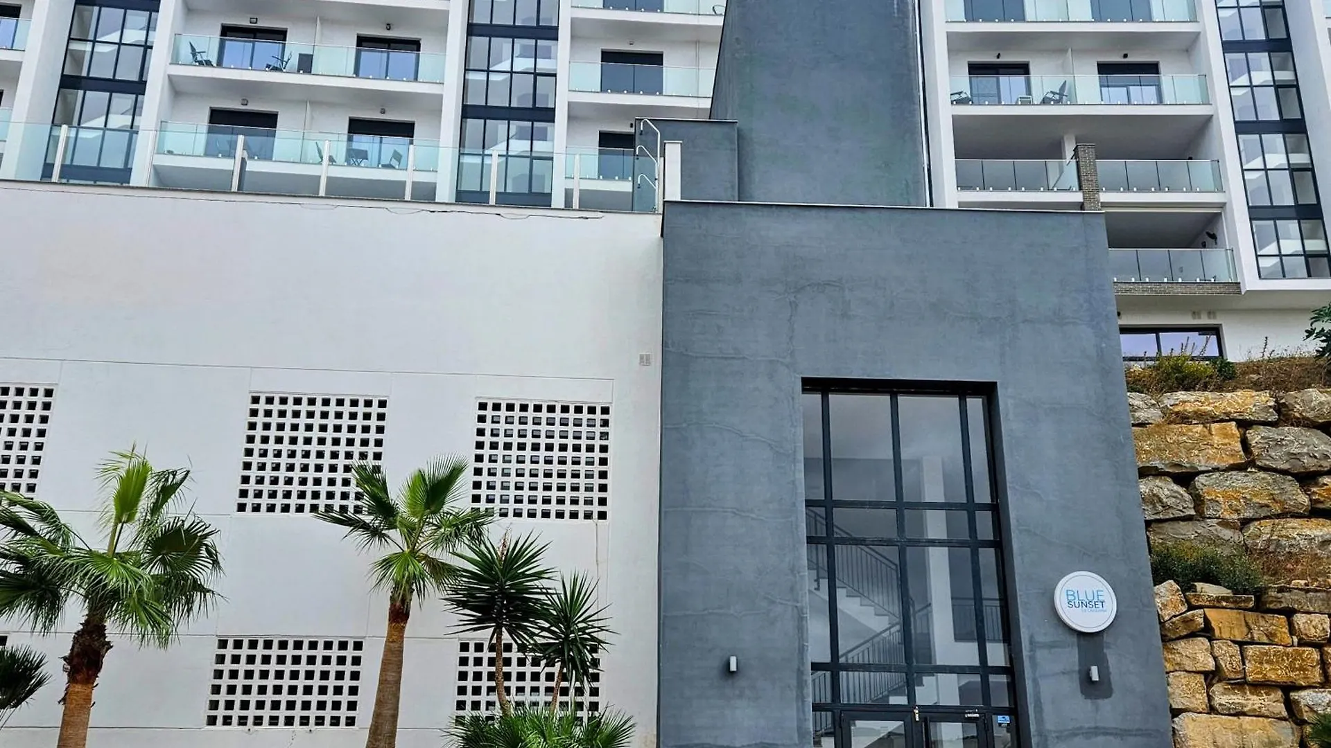 New Build Blue Sunset Duquesa Large 2 Bed Apt Манилва Испания