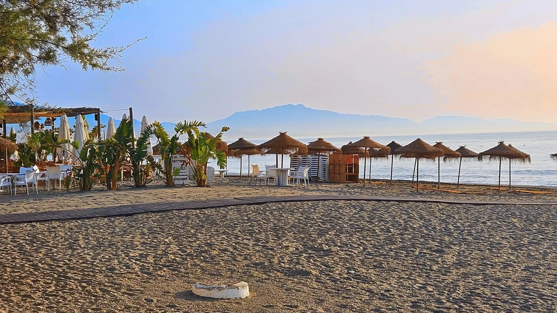 New Build Blue Sunset Duquesa Large 2 Bed Apt Манилва